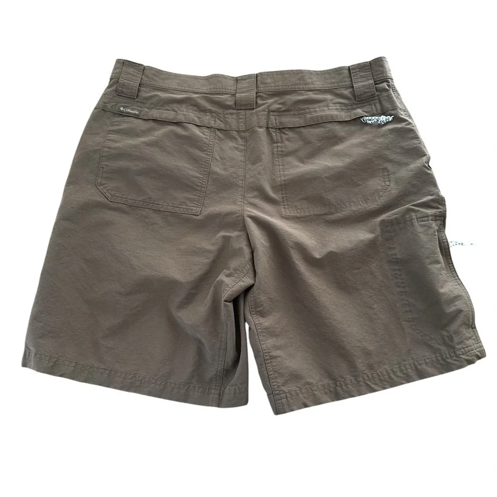 Columbia‎ Mens 36 waist Brown Cargo Shorts 10” Inseam Hiking Camping Active